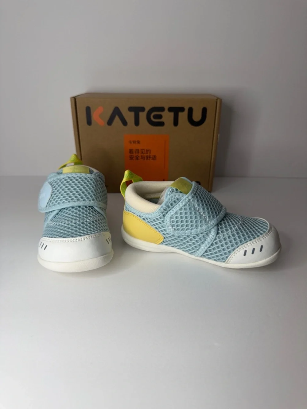 Katetu Light Blue Mesh Baby Walker Shoes with Yellow Pull Tab